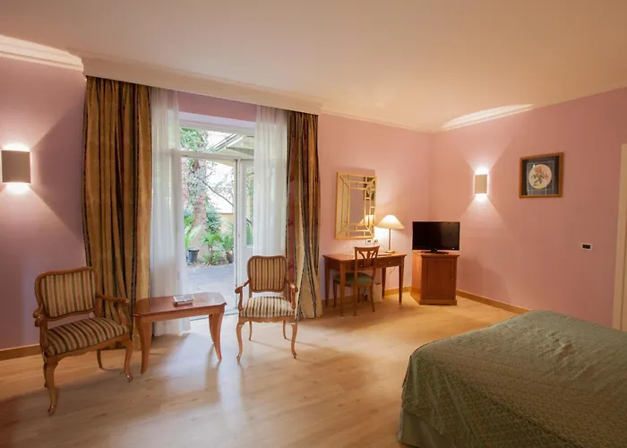Ateneo Garden Palace 4*